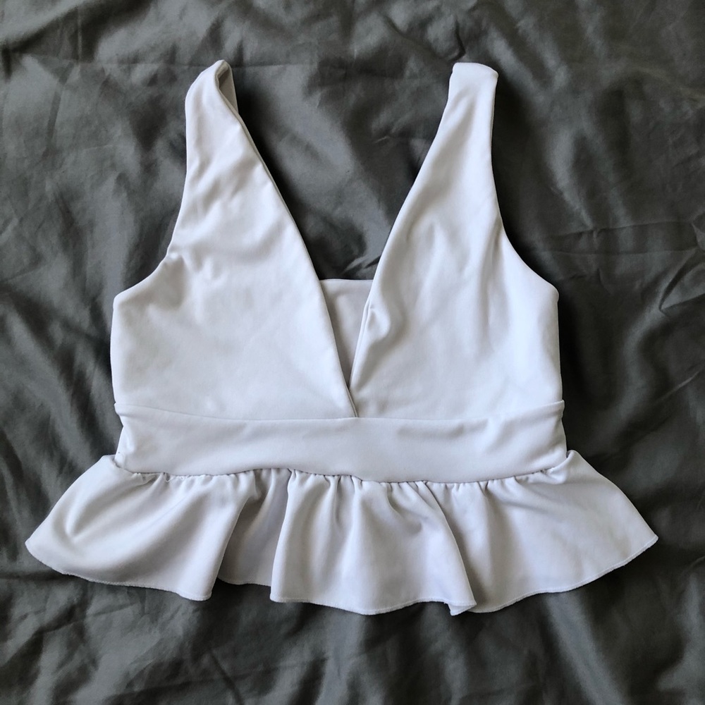 White low neckline peplum crop top